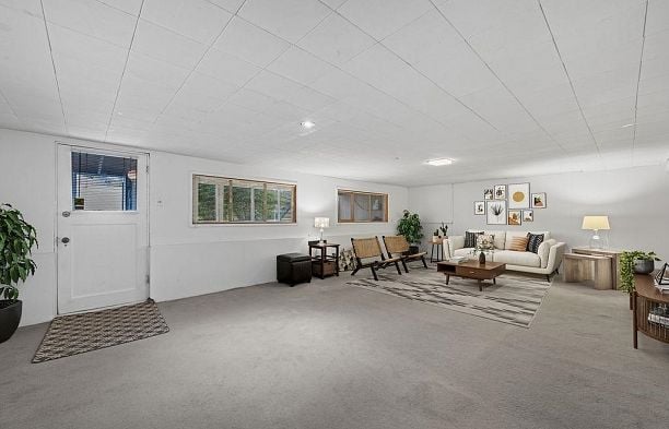 2865 W 33rd Avenue MacKenzie Heights