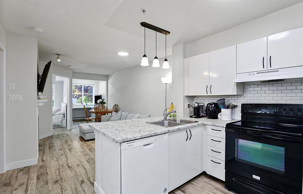 203 3278 Heather Street Cambie