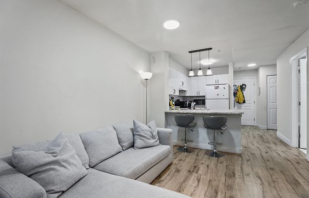 203 3278 Heather Street Cambie