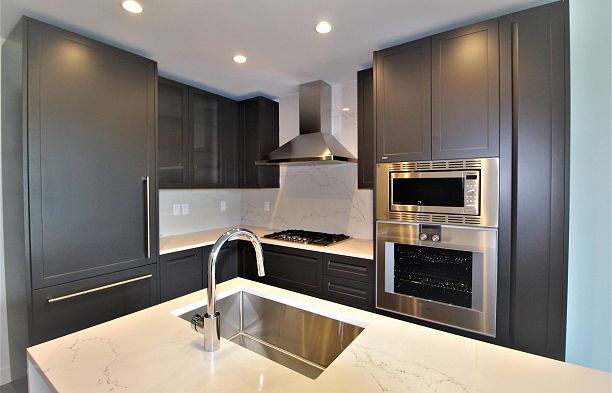 206 5733 Alberta Street Oakridge VW