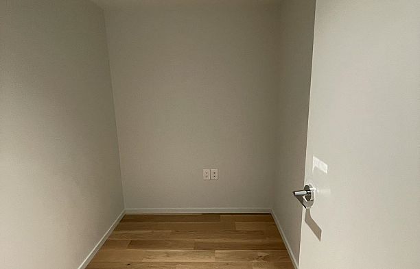 134 765 W 49th Avenue Oakridge VW