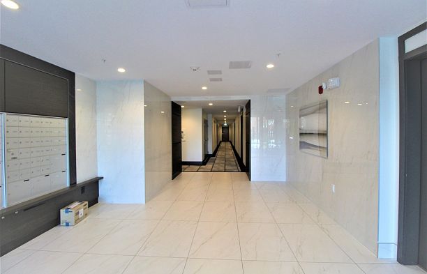 206 5733 Alberta Street Oakridge VW