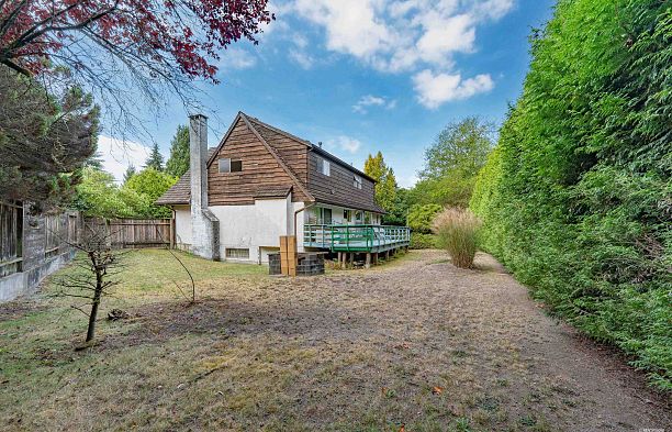 5809 Fremlin Street Oakridge VW