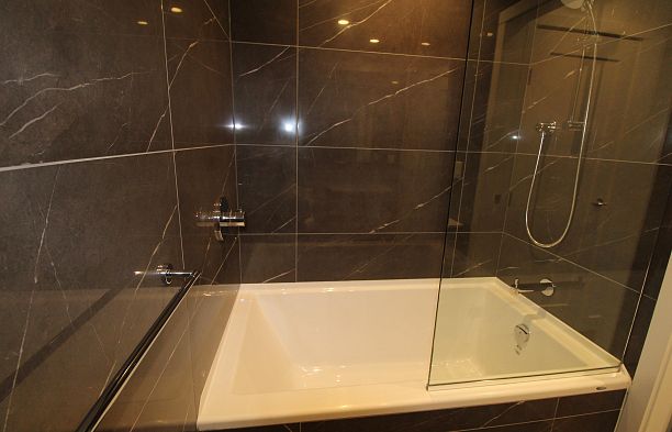 206 5733 Alberta Street Oakridge VW