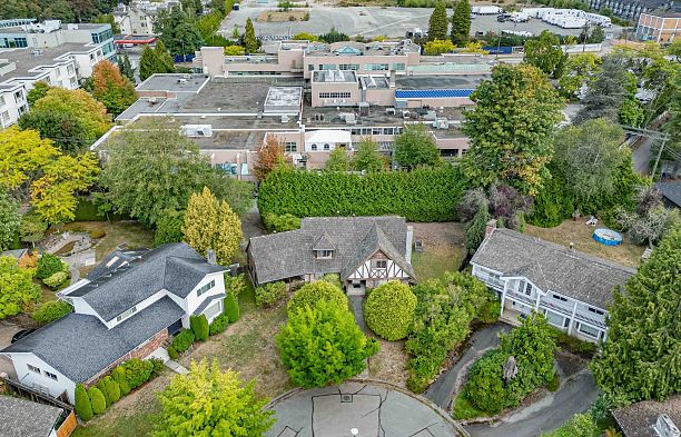 5809 Fremlin Street Oakridge VW