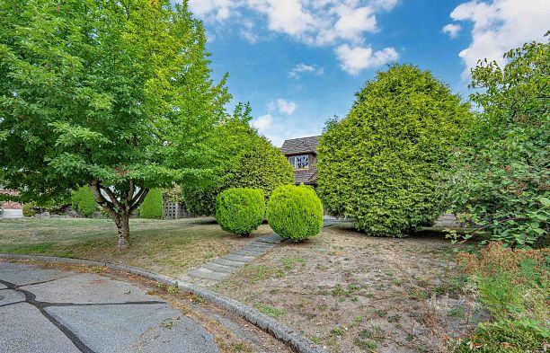 5809 Fremlin Street Oakridge VW