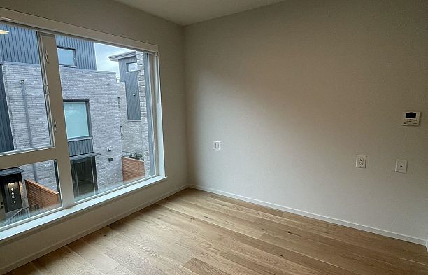 134 765 W 49th Avenue Oakridge VW