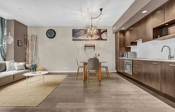 2540 Spruce Street Fairview VW