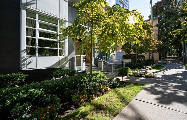 2540 Spruce Street Fairview VW