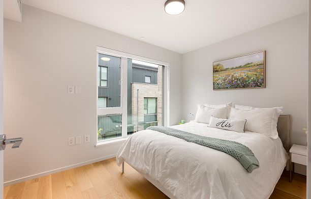 173 805 W 49th Avenue Oakridge VW