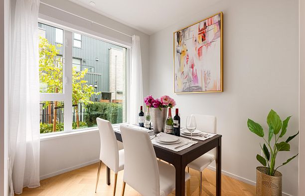 173 805 W 49th Avenue Oakridge VW