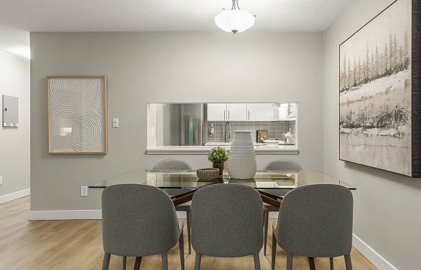 216 1990 W 6th Avenue Kitsilano