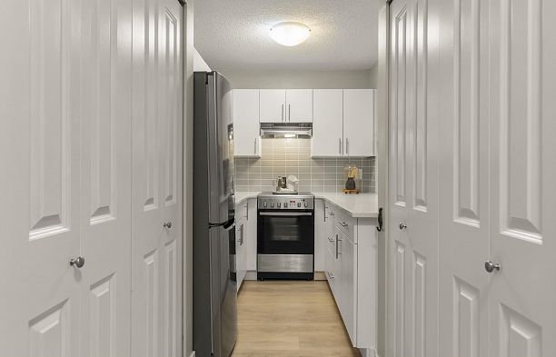 216 1990 W 6th Avenue Kitsilano