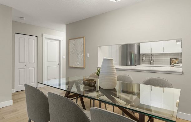 216 1990 W 6th Avenue Kitsilano