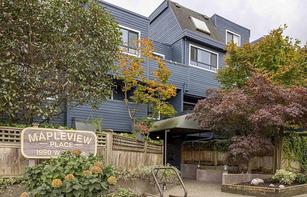 216 1990 W 6th Avenue Kitsilano