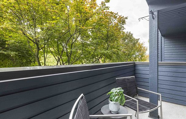 216 1990 W 6th Avenue Kitsilano