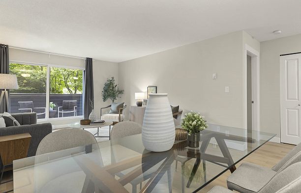 216 1990 W 6th Avenue Kitsilano