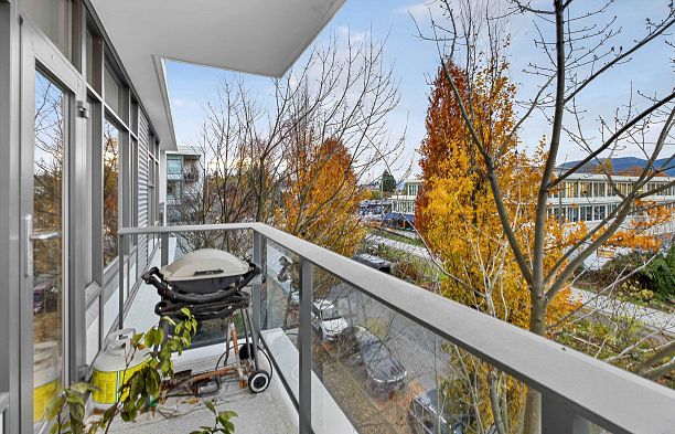 210 1777 W 7th Avenue Fairview VW