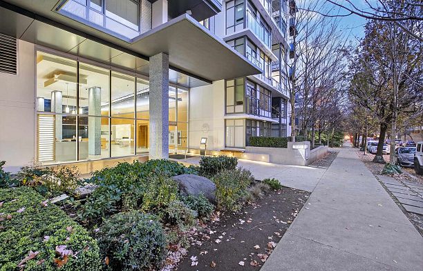 210 1777 W 7th Avenue Fairview VW