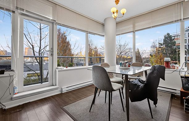 210 1777 W 7th Avenue Fairview VW