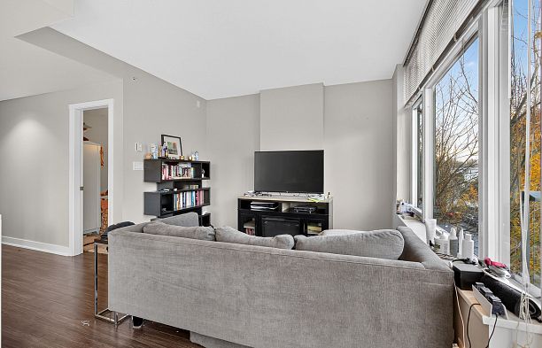 210 1777 W 7th Avenue Fairview VW