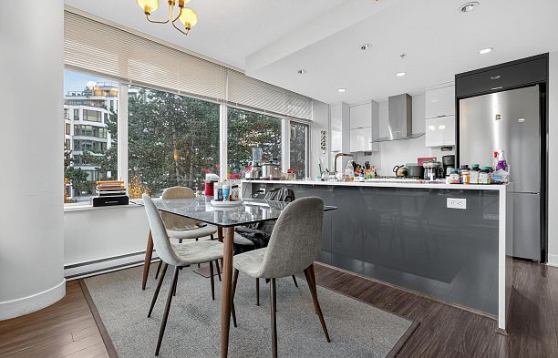 210 1777 W 7th Avenue Fairview VW