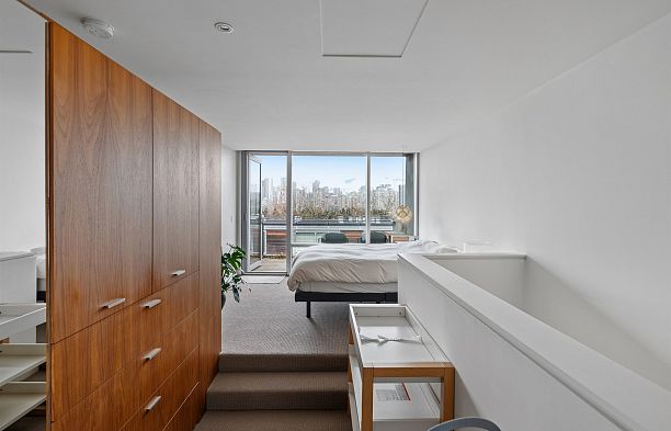 7 850 W 8th Avenue Fairview VW