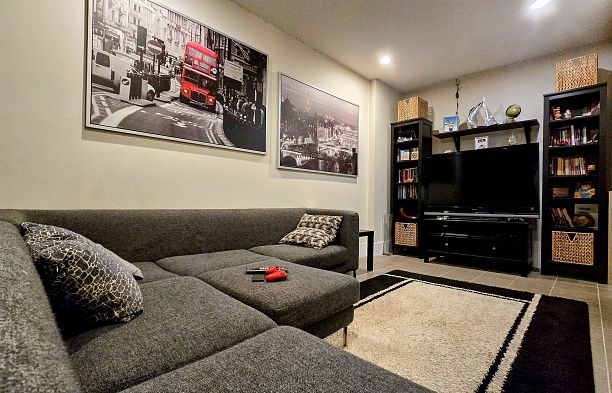 5467 Dunbar Street Dunbar