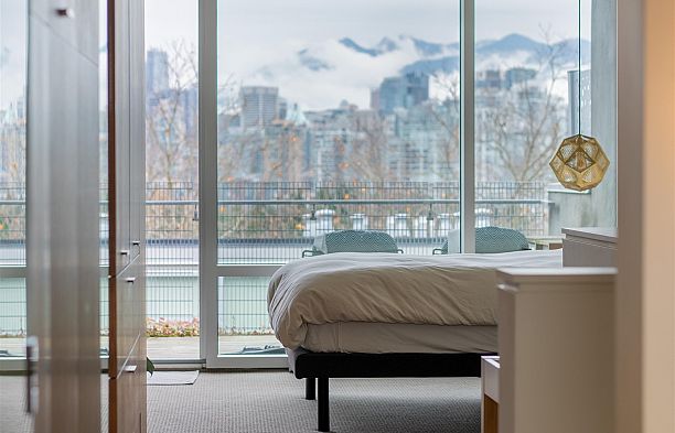 7 850 W 8th Avenue Fairview VW