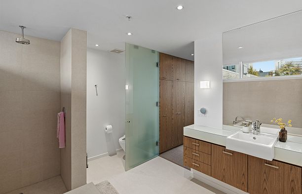 7 850 W 8th Avenue Fairview VW