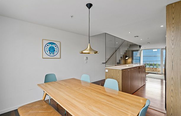 7 850 W 8th Avenue Fairview VW