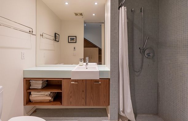 7 850 W 8th Avenue Fairview VW