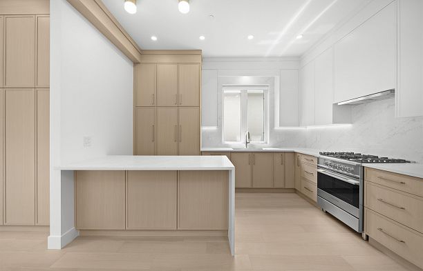 1 6461 E Prince Edward Street Main