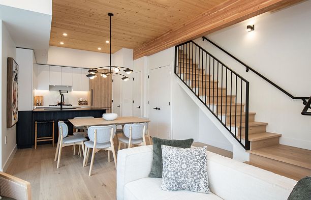 4150 Columbia Street Cambie