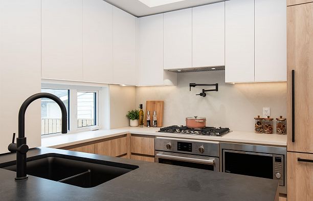 4150 Columbia Street Cambie