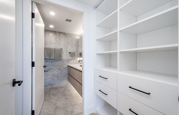 4150 Columbia Street Cambie