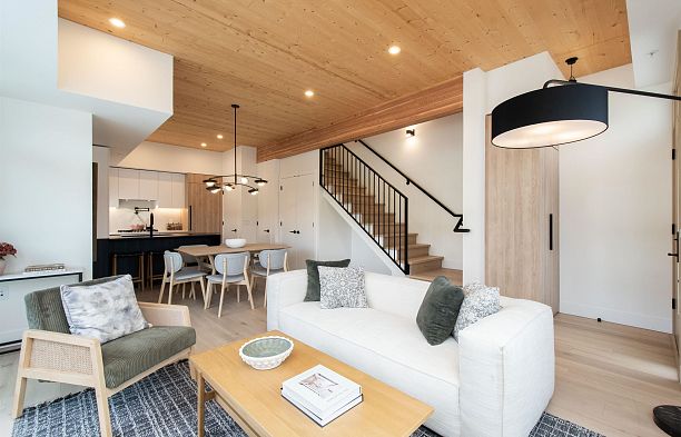 4150 Columbia Street Cambie