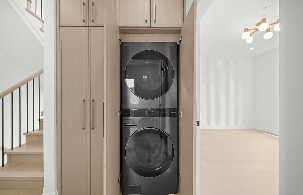 1 6461 E Prince Edward Street Main