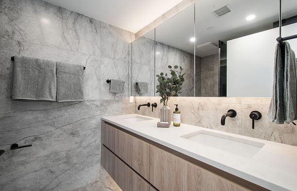 4150 Columbia Street Cambie