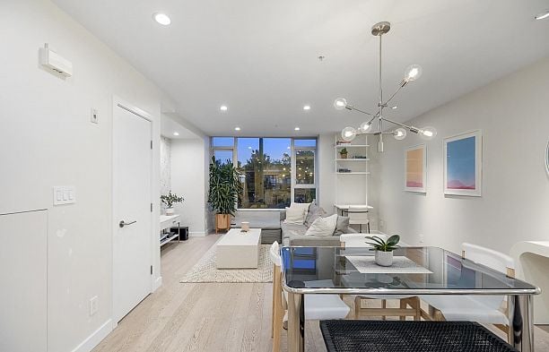 211 1961 Collingwood Street Kitsilano