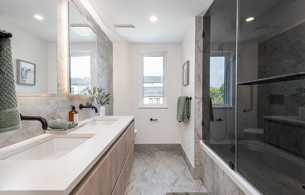 4150 Columbia Street Cambie