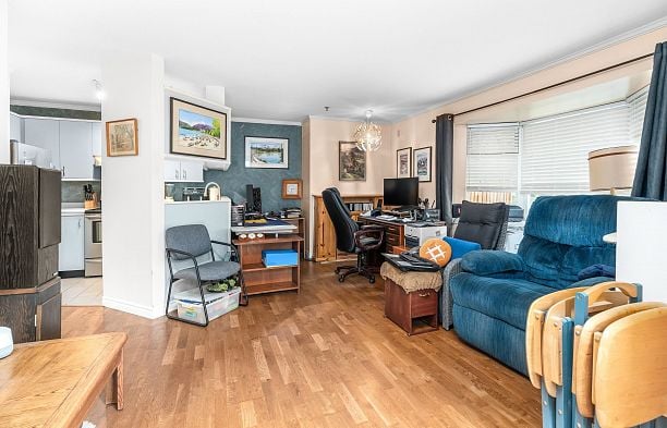 109 1925 W 2nd Avenue Kitsilano