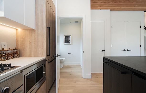 4150 Columbia Street Cambie