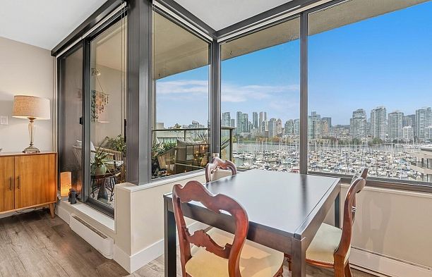 521 666 Leg In Boot Square False Creek