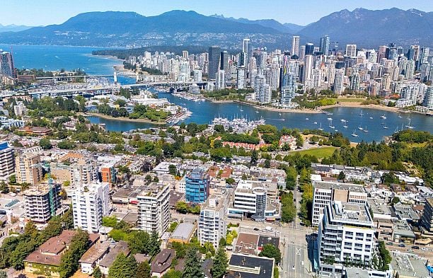 302 1030 W Broadway Street Fairview VW