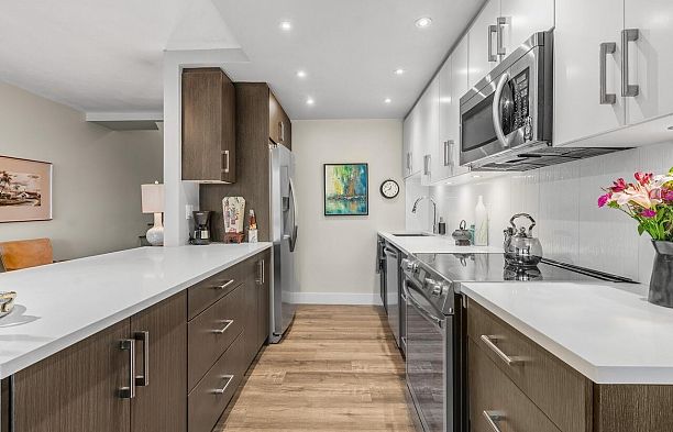 521 666 Leg In Boot Square False Creek