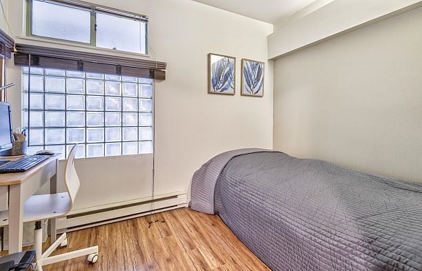 204 1082 W 8th Avenue Fairview VW