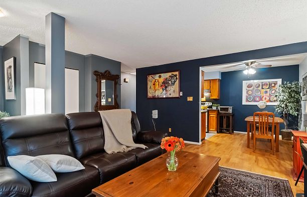 1305 W 8th Avenue Fairview VW