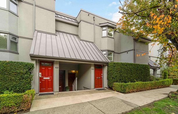 1305 W 8th Avenue Fairview VW