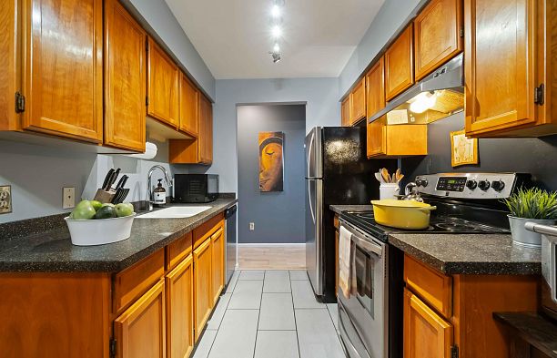 1305 W 8th Avenue Fairview VW